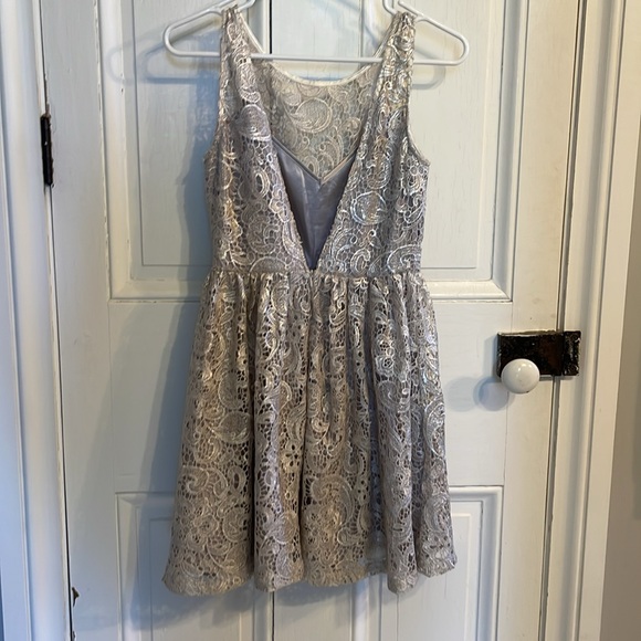 Size small silver cocktail dress with lace overlay. Moonlight brand - Picture 2 of 2